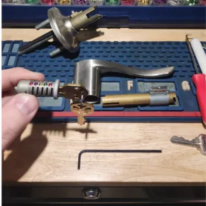 Our locksmiths can rekey your deadbolts, door knobs, padlocks, and even smart lo