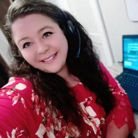 Emily, Customer Service Rep