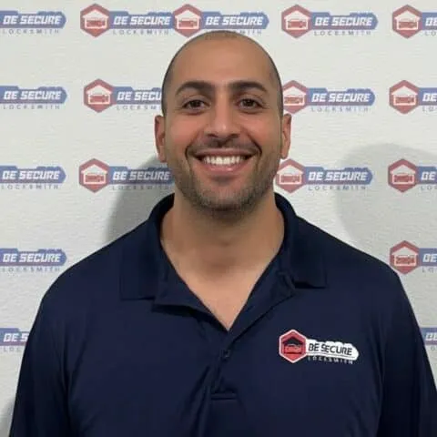 Kobi, Technician